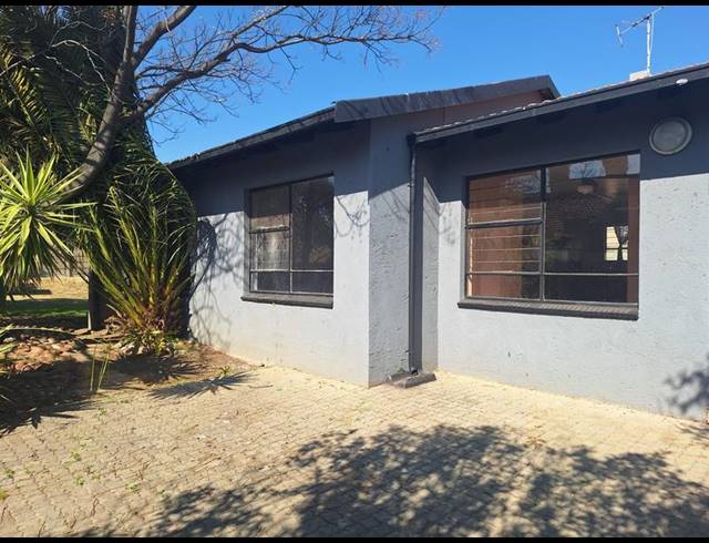 3 BEDROOM PROPERTY TO RENT IN DALPARK EXT 1